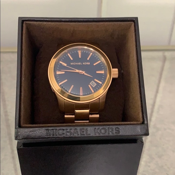 Michael Kors Large Face Rose Gold Runway Watch - Picture 1 of 3
